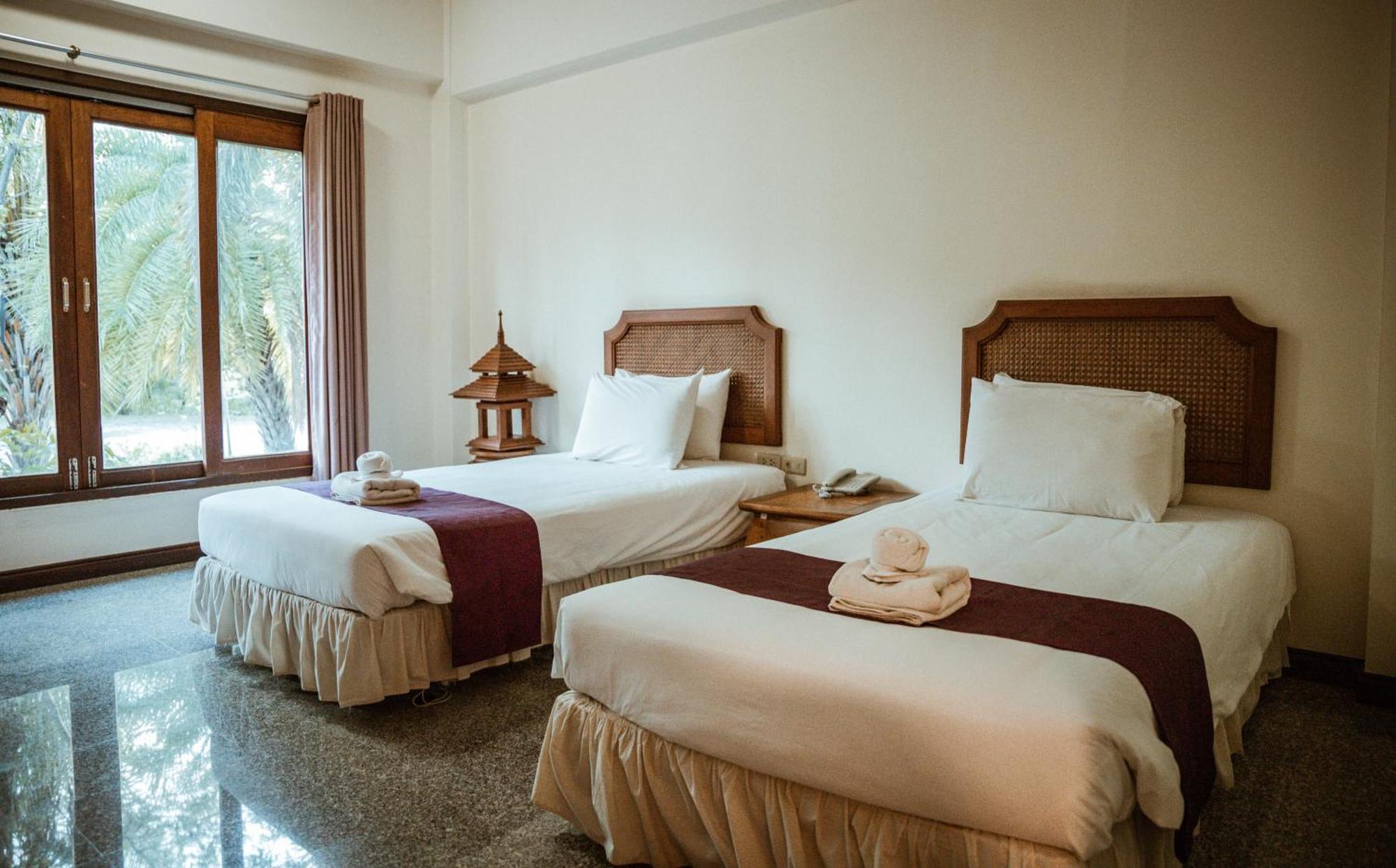 Tak Andaman Resort & Hotel Exterior foto